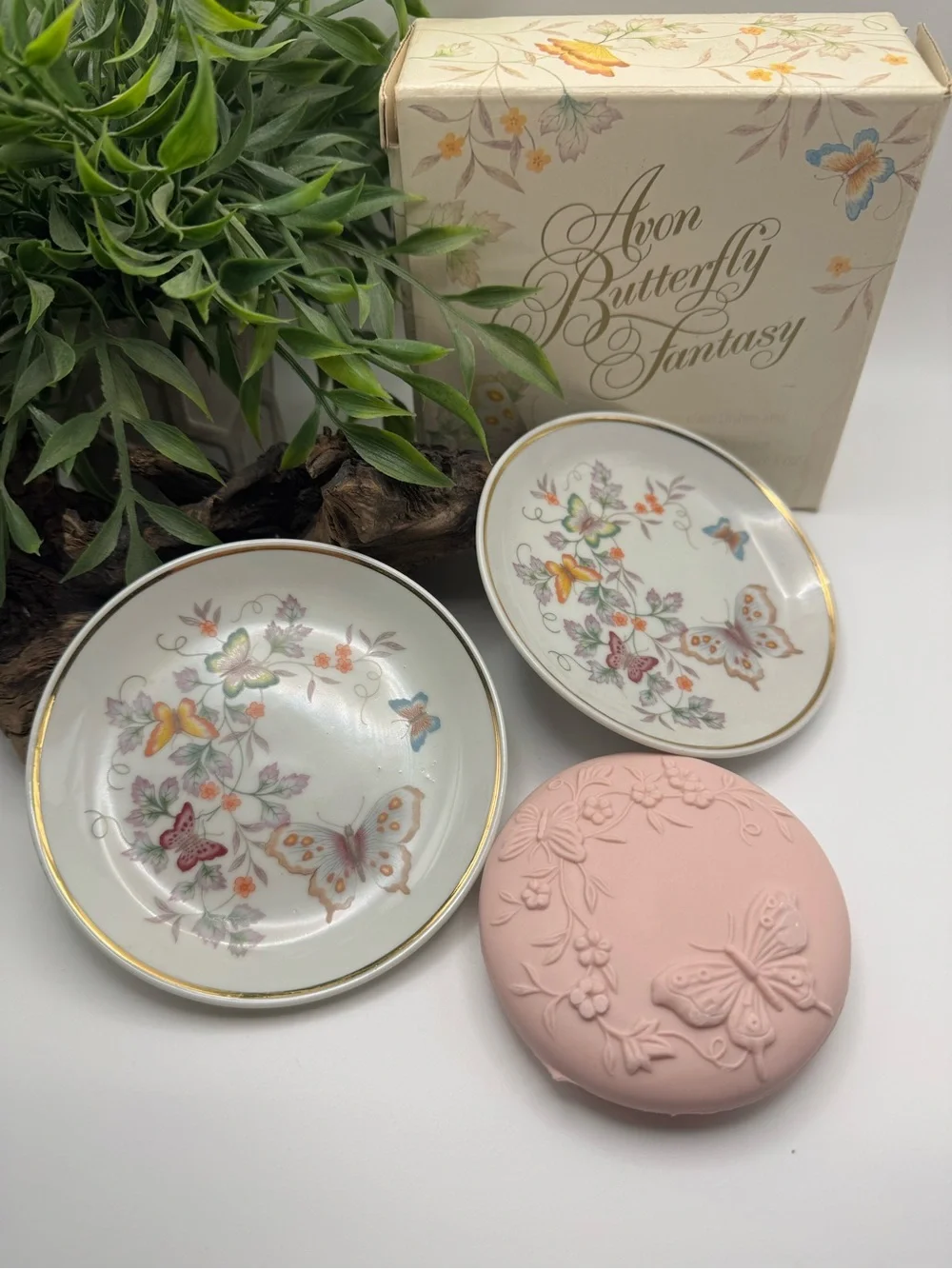 Avon “Butterfly Fantasy” porcelain plates & soap set, circa 1979 in original box